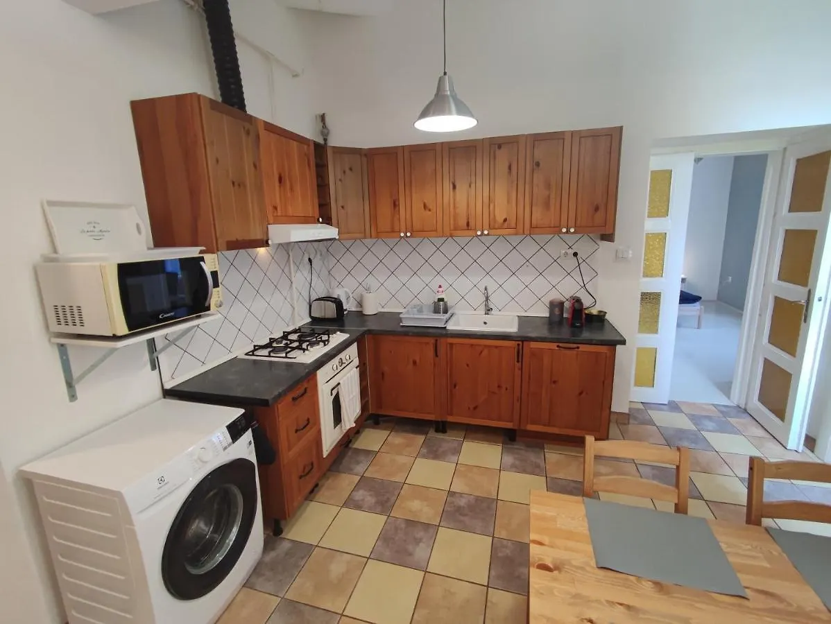 Apartment Hostel Hun Galeria Budapest Hungary
